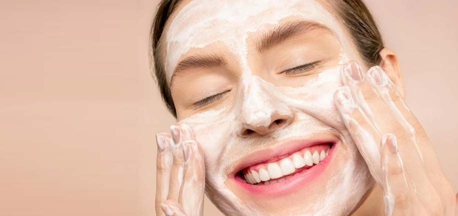 الوجه مشدود بعد الغسل